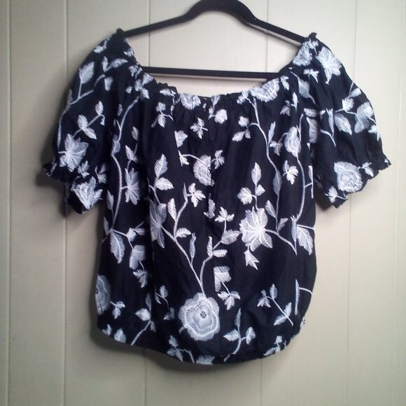 Who What Wear Blouse XXL Cropped Short Sleeve Black White Floral - Picture 11 of 13